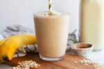 Batido de leche de avena con plátano y nueces