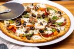 Pizza de vegetales con masa de coliflor